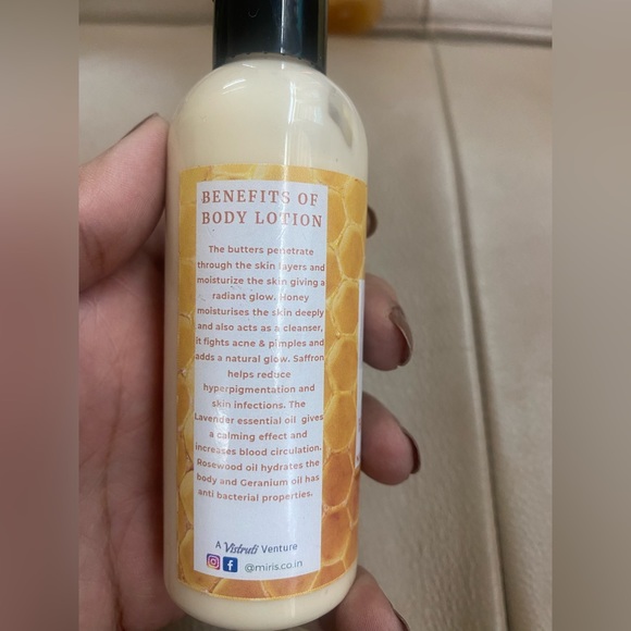 ❌❌SOLD❌❌Lovely set of body lotion,body wash,face scrub,face gel. - Picture 12 of 15